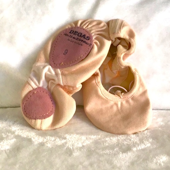 Soft ballet shoes - Picture 1 of 1